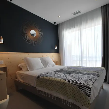 Otel Cafe Miramar Le Grau-du-Roi