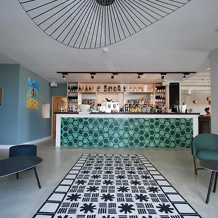 Cafe Miramar Otel Le Grau-du-Roi