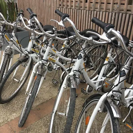 Cafe Miramar Otel Le Grau-du-Roi