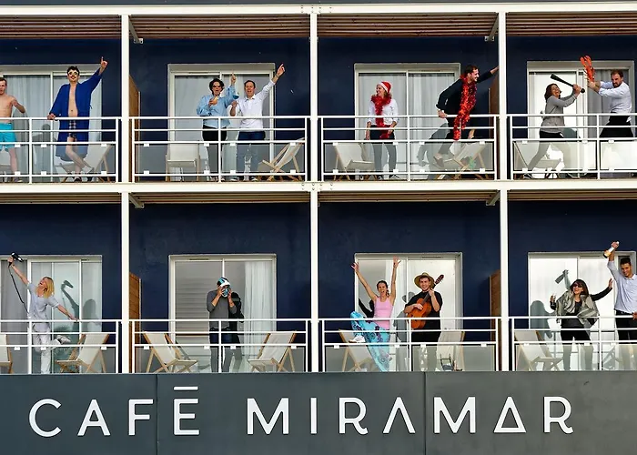 Café Miramar Hotel Le Grau-du-Roi