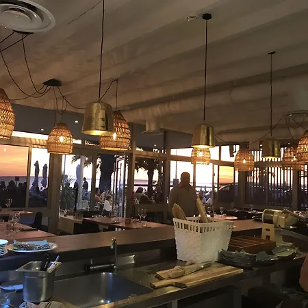 Café Miramar Le Grau-du-Roi