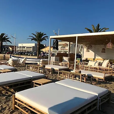 Cafe Miramar لو غراو دو روا