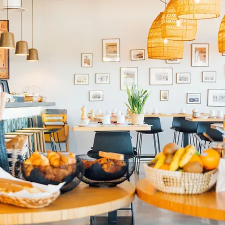 Café Miramar Hotel Le Grau-du-Roi