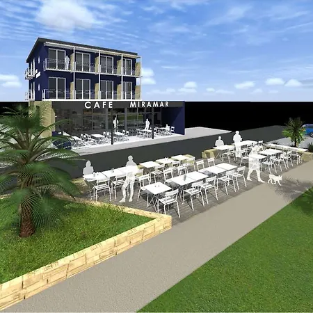 Cafe Miramar Отель 3*