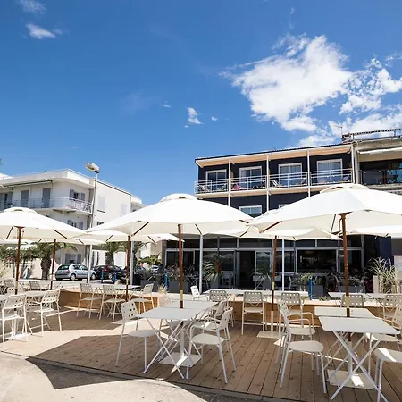Cafe Miramar Hotel