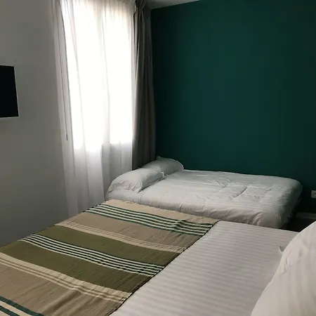 Cafe Miramar Hotel